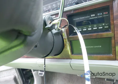 1993 Cadillac Deville z USA, uszkodzony, nr VIN 1G6CD53B3P4222579